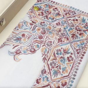 شال أبيض مطرز فاخر للرجل العماني | متجر النسيج