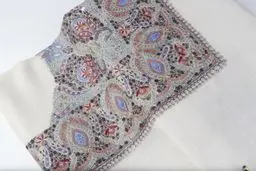 بشمينا النسيج ابيض VIP 300